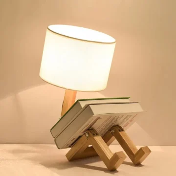 lampe_de_chevet_en_bois_forme_de_robot